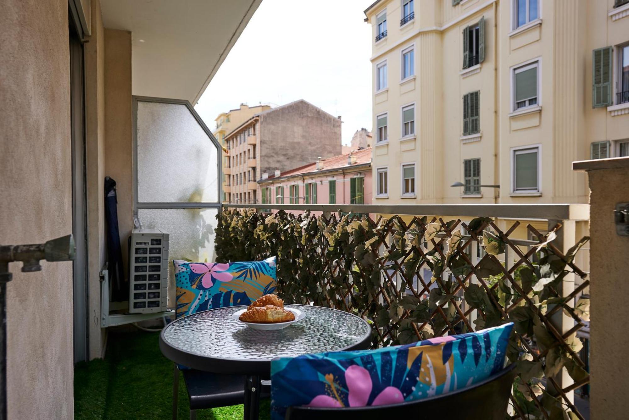 Appartamento Moderne 2/3 Pieces Pres Du Port Nizza